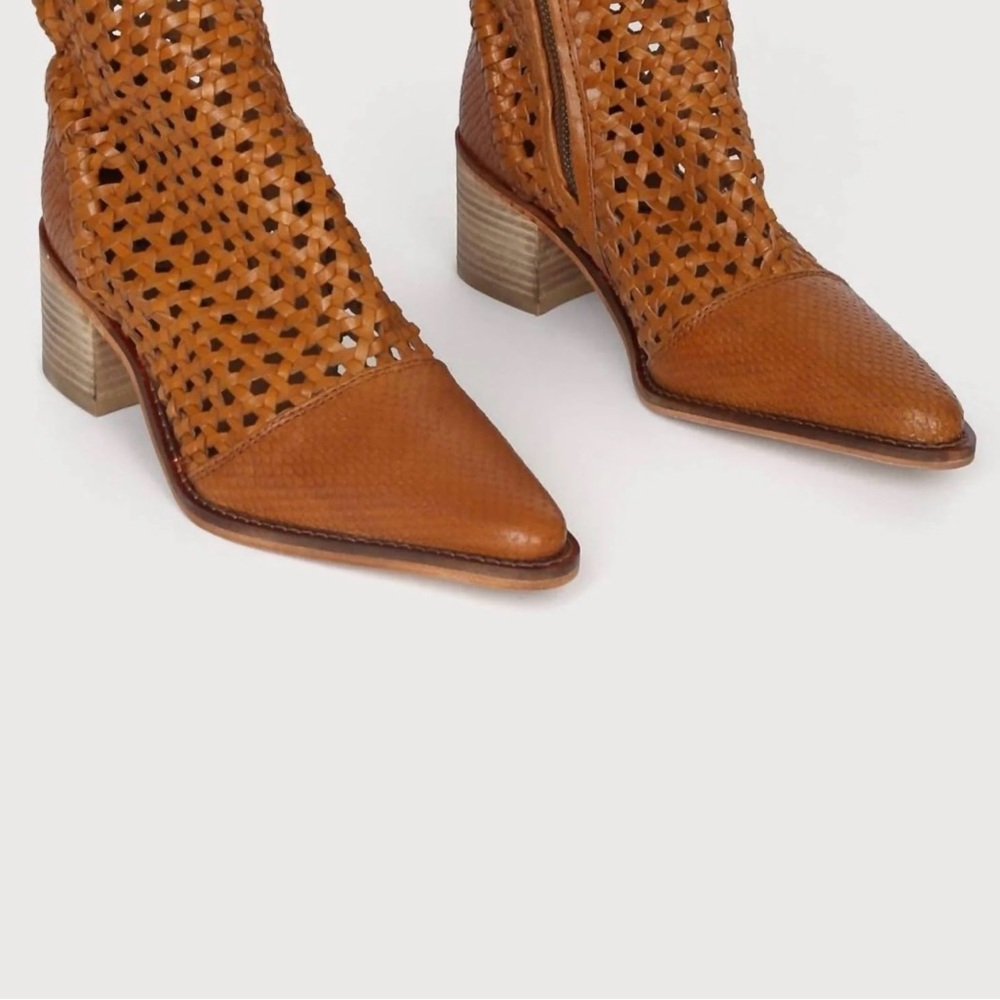 Free People “In The Loop” Tan Leather Boots